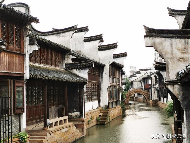 逃离违建房屋2